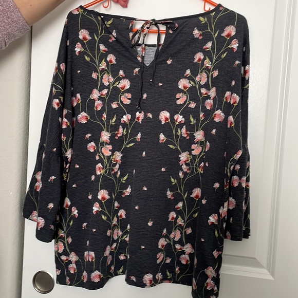 XXL Lauren Conrad Top Bundle - Picture 7 of 11